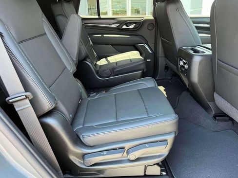 Certified 2021 GMC Yukon Denali w/ Denali Premium Package AWD/4WD image 21