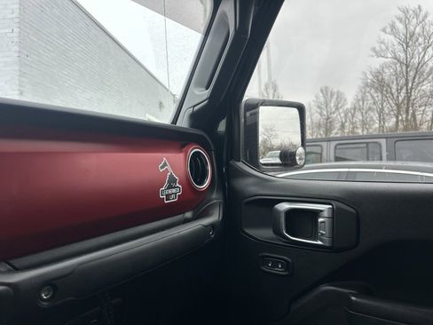 Used 2023 Jeep Gladiator Rubicon w/ LED Lighting Group image 22