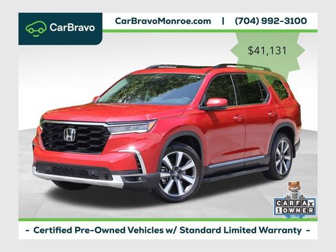 Used 2024 Honda Pilot Touring image 1