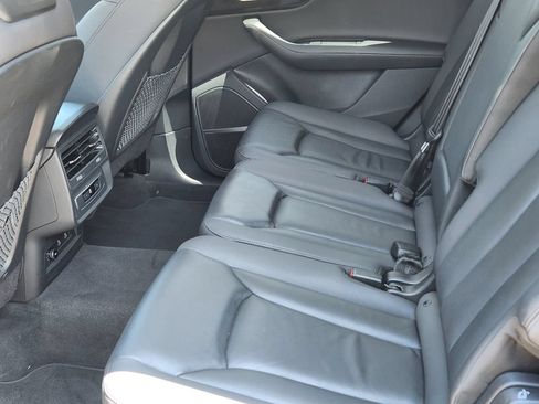 Used 2023 Audi Q7 3.0T Premium Plus AWD/4WD image 32