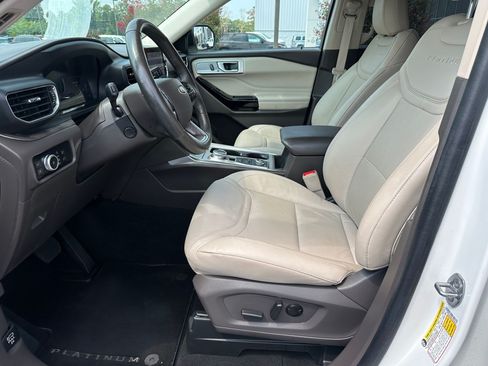 Used 2023 Ford Explorer Platinum AWD/4WD image 11