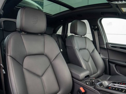 New 2026 Porsche Macan image 28
