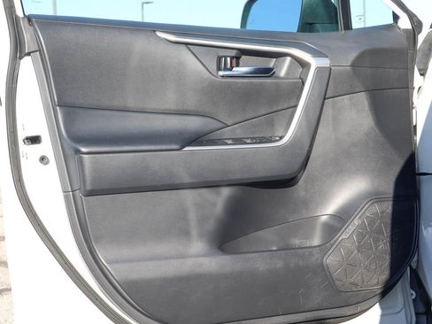 Used 2024 Toyota RAV4 XLE FWD image 13