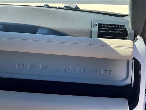 Used 2022 Land Rover Defender 90 X-Dynamic S image 20