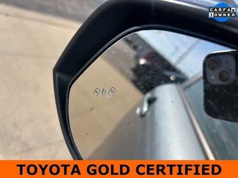 Certified 2024 Toyota Corolla Cross XLE image 9