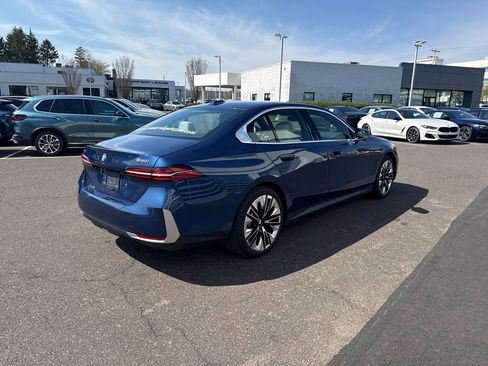 Certified 2026 BMW 530i xDrive w/ Premium Package image 5