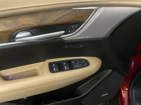 Used 2022 Cadillac XT5 Sportv w/ Platinum Package AWD/4WD image 18