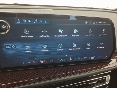 New 2026 Chevrolet Traverse Z71 w/ Enhanced Driving Package image 8