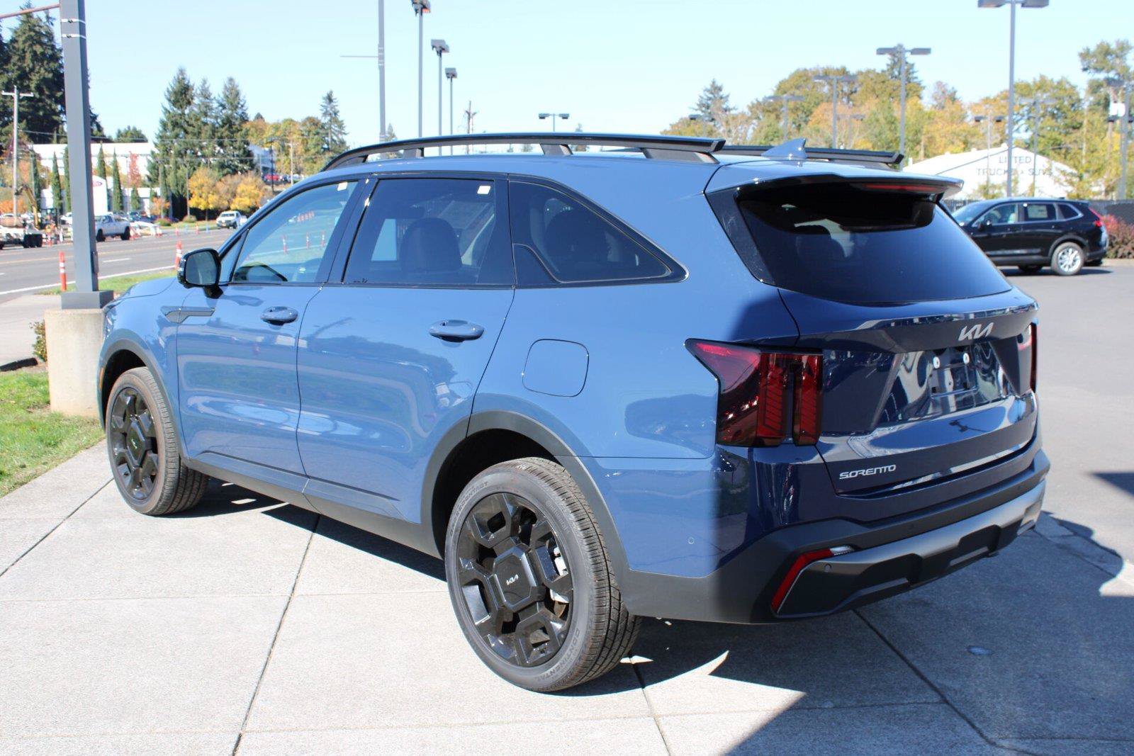 Used 2024 Kia Sorento SX AWD/4WD image 3