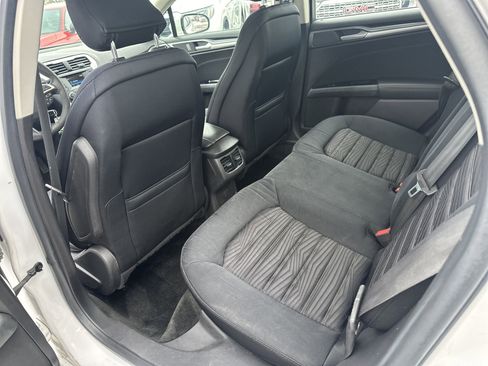 Used 2016 Ford Fusion SE image 17