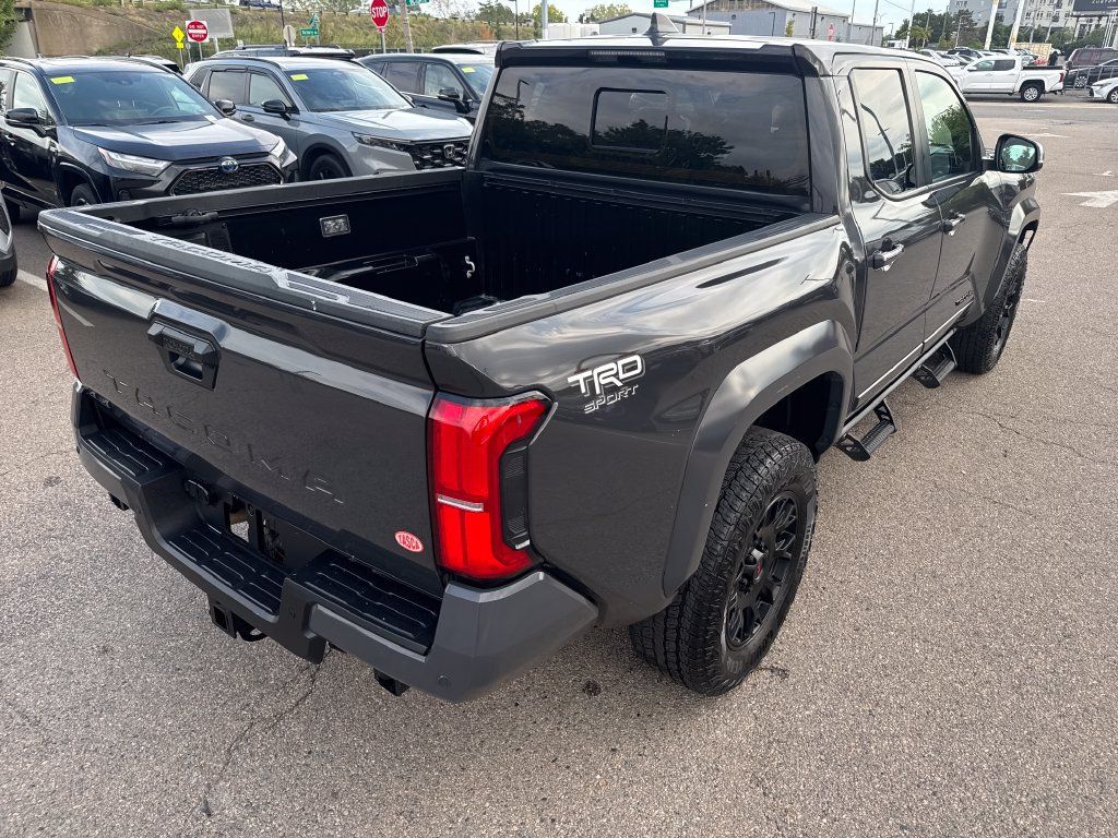 Used 2026 Toyota Tacoma TRD Sport w/ TRD Sport Upgrade Package AWD/4WD image 8