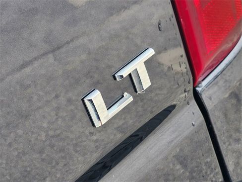 Used 2022 Chevrolet Silverado 1500 LT image 12