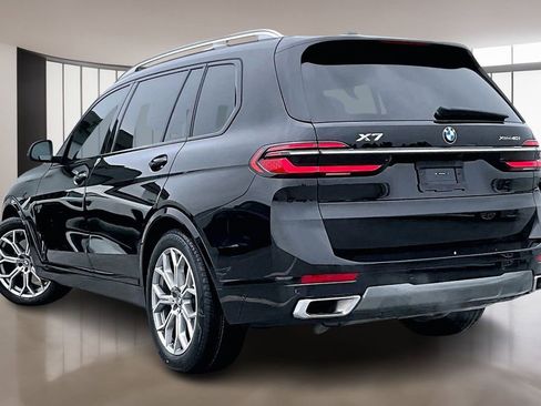 Used 2024 BMW X7 xDrive40i w/ Parking Assistance Package image 4