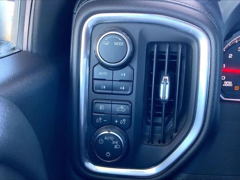 Used 2022 Chevrolet Silverado 1500 LT Trail Boss w/ Convenience Package II AWD/4WD image 35