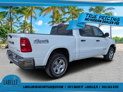 Used 2025 RAM 1500 Big Horn AWD/4WD image 3