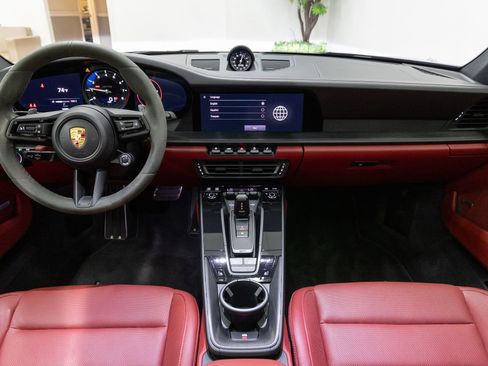 Used 2022 Porsche 911 Carrera GTS RWD image 5