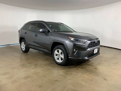 Used 2021 Toyota RAV4 XLE w/ Convenience Package AWD/4WD image 5