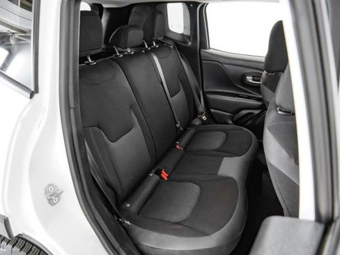 Used 2023 Jeep Renegade Trailhawk image 34