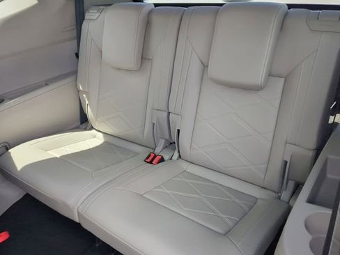 Certified 2024 Volkswagen Atlas SE image 19