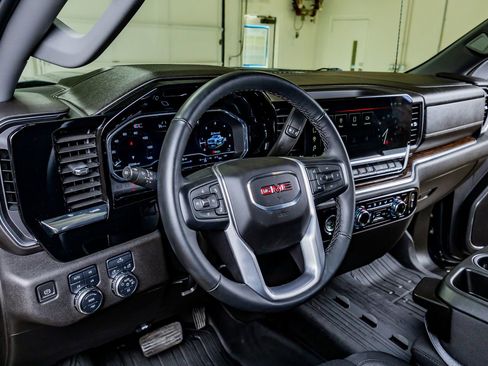 Used 2024 GMC Sierra 1500 Elevation AWD/4WD image 17
