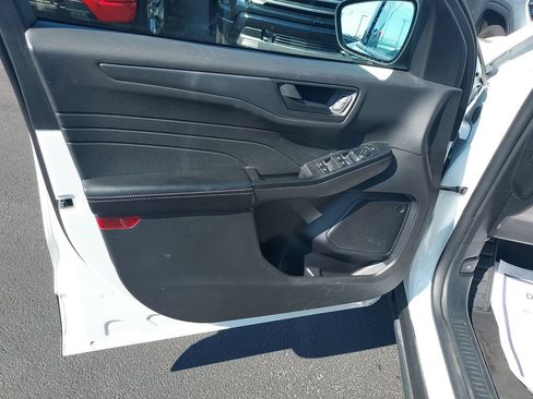Used 2025 Ford Escape Active AWD/4WD image 12