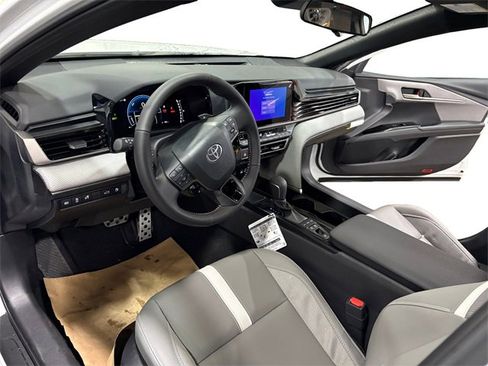 New 2026 Toyota Camry SE image 9