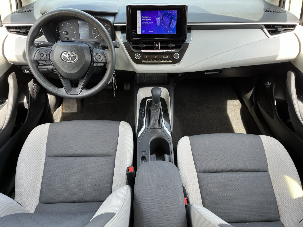 Used 2025 Toyota Corolla LE FWD image 9