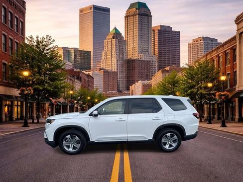 Used 2025 Honda Pilot EX-L image 8