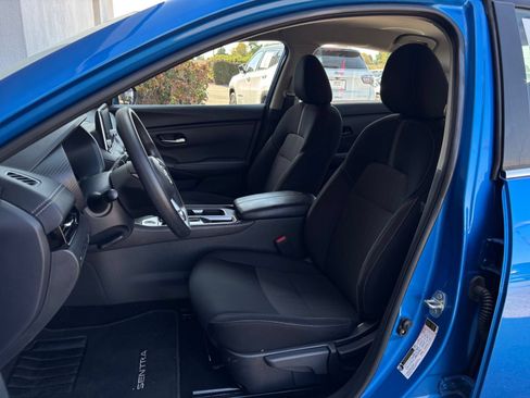 Used 2025 Nissan Sentra SV FWD image 35