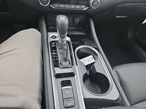 New 2025 Nissan Altima 2.5 SL FWD image 22