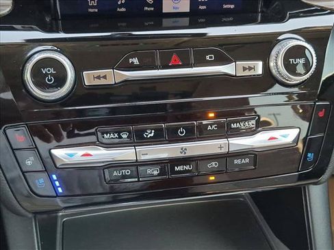 Used 2023 Ford Explorer Limited w/ Limited Technology Package RWD image 15