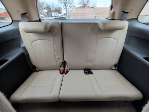 Used 2012 GMC Acadia SLT image 16