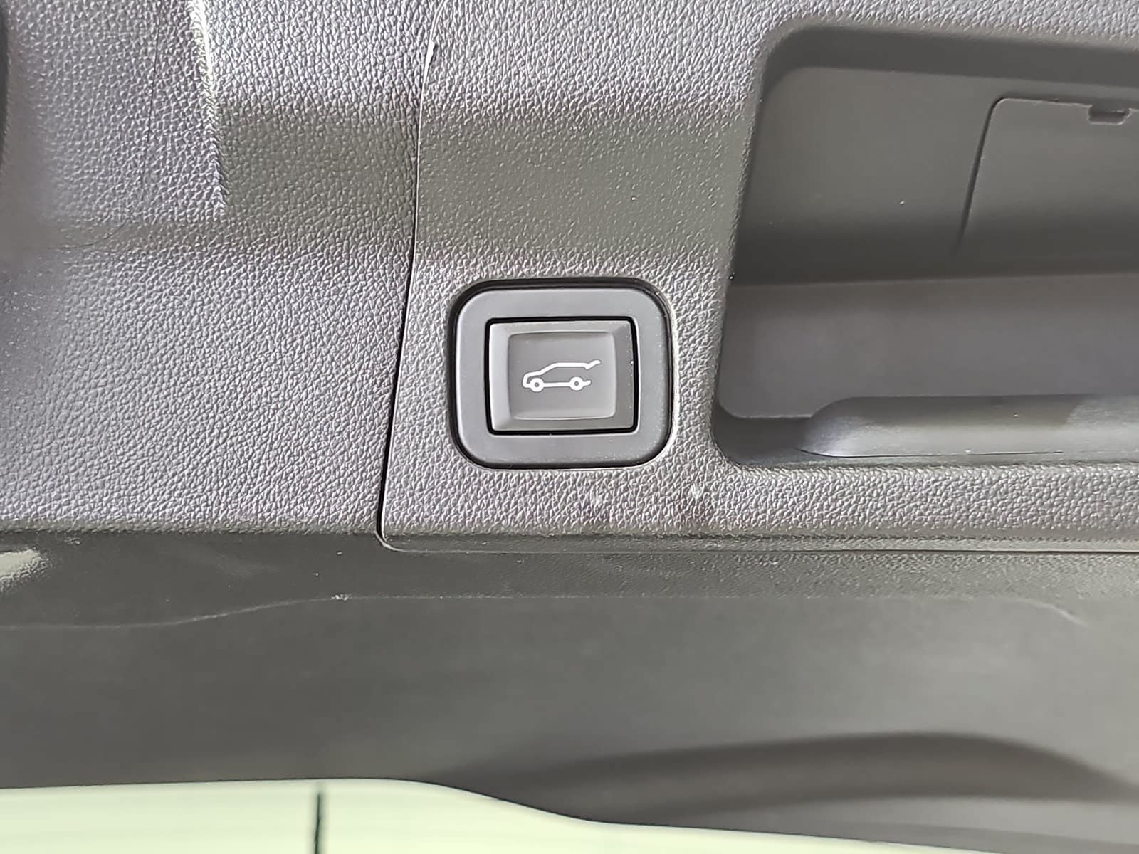 Used 2019 GMC Acadia SLT w/ LPO, Cargo Package FWD image 13
