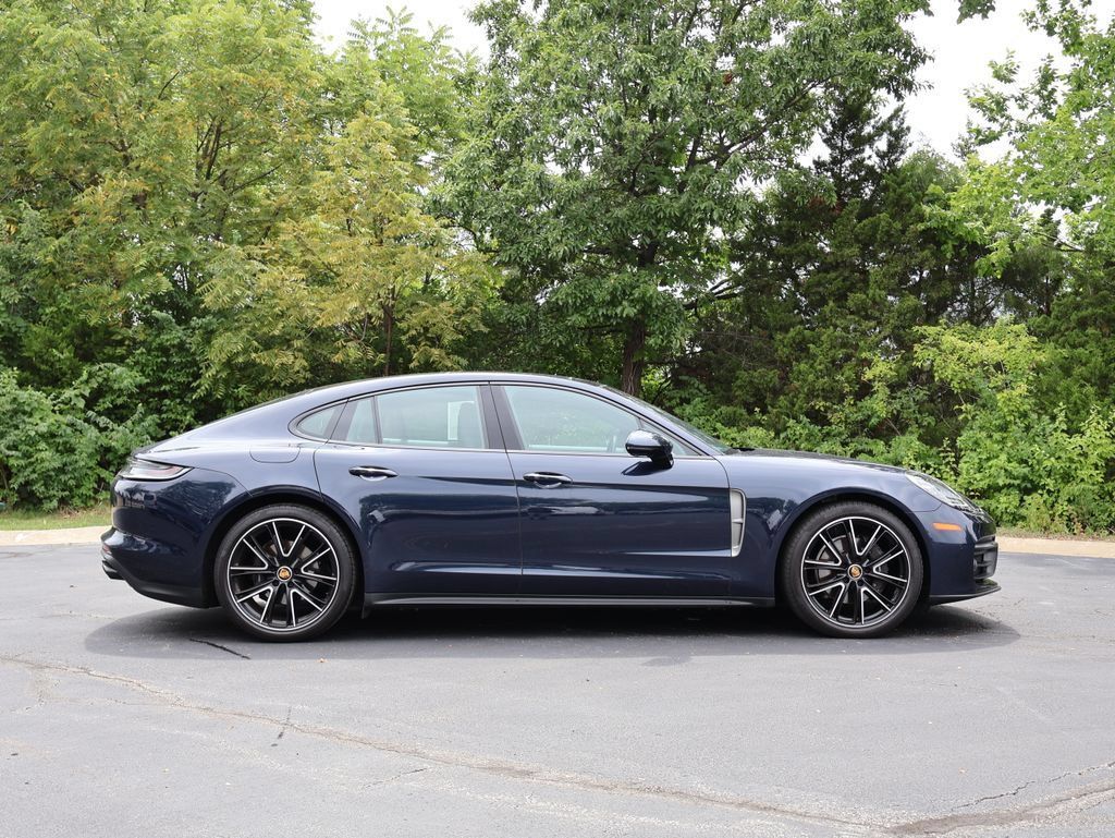 Certified 2023 Porsche Panamera 4 Platinum Edition AWD/4WD image 9