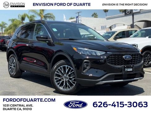 New 2025 Ford Escape SE image 2