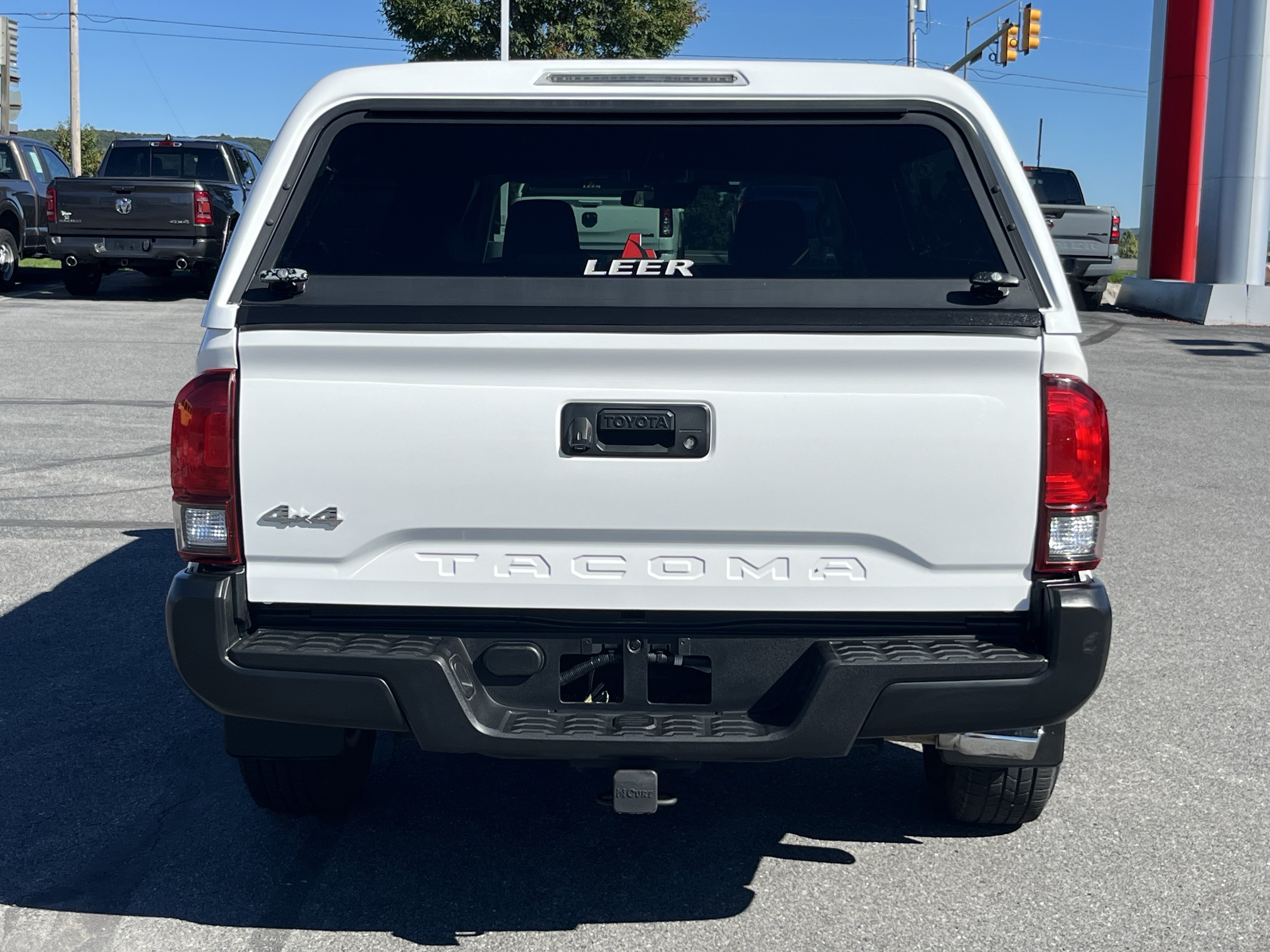 Used 2018 Toyota Tacoma SR AWD/4WD image 6