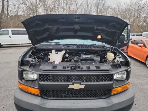 Used 2017 Chevrolet Express 2500 LS image 16