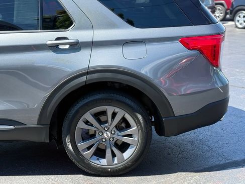 Used 2022 Ford Explorer XLT w/ Equipment Group 202A AWD/4WD image 4