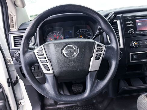 Used 2018 Nissan Titan S RWD image 23