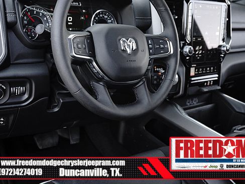 Used 2025 RAM 1500 Laramie AWD/4WD image 27
