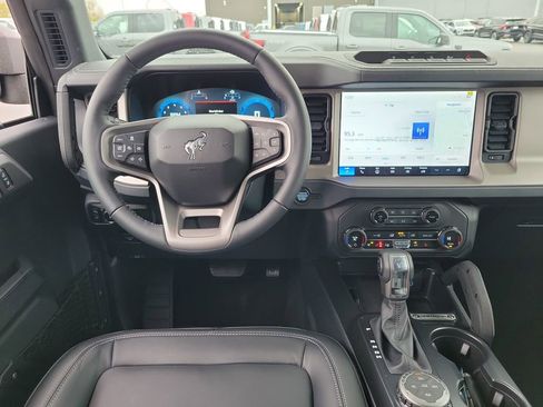 New 2025 Ford Bronco Outer Banks w/ Sasquatch Package image 12