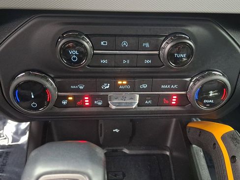 Used 2022 Ford Bronco Badlands AWD/4WD image 16