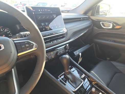 New 2026 Jeep Compass Latitude image 23