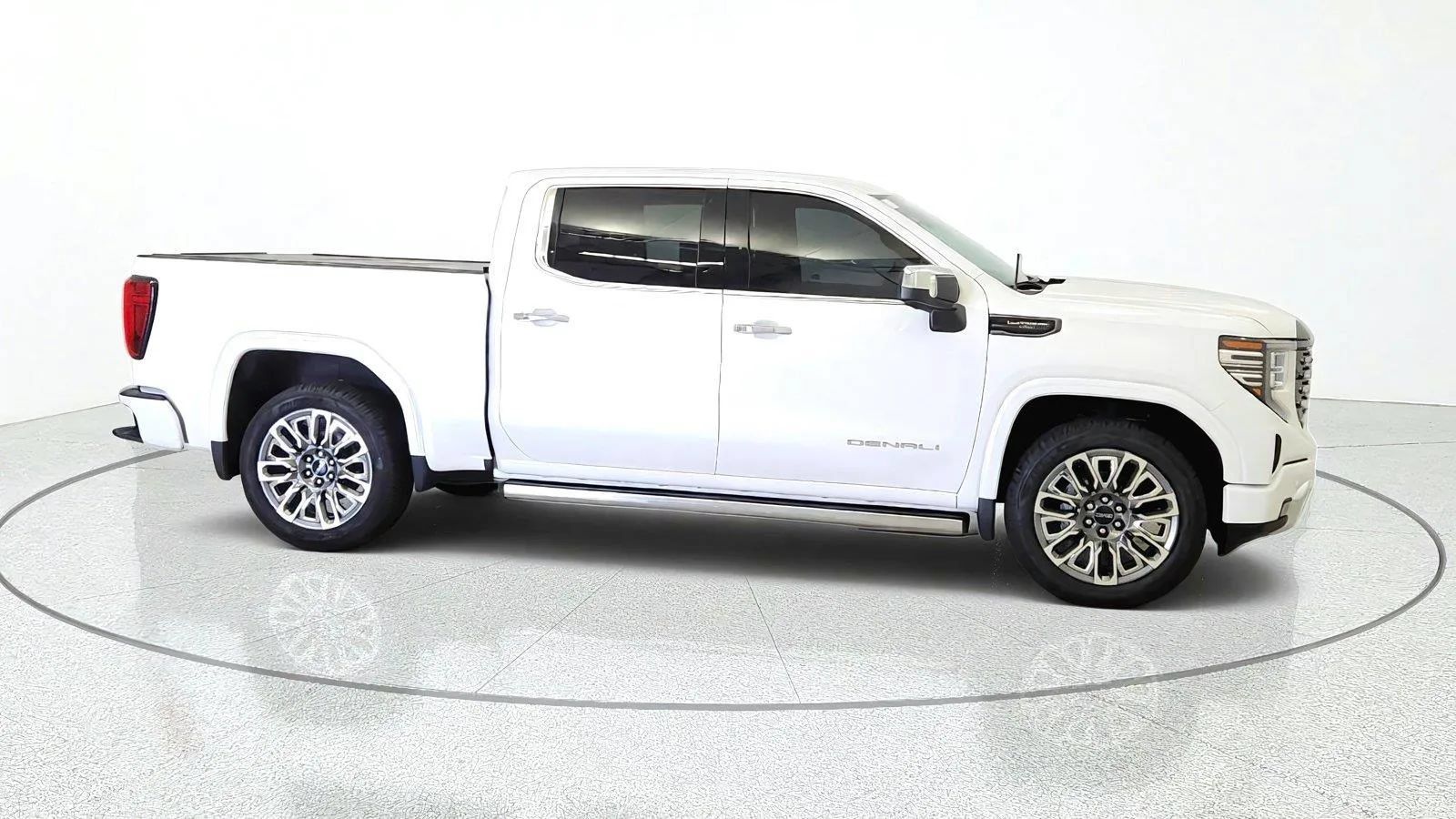 Used 2023 GMC Sierra 1500 Denali Ultimate AWD/4WD image 10
