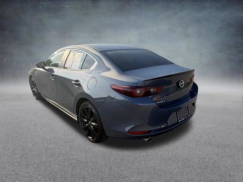 Used 2023 MAZDA MAZDA3 s FWD image 3