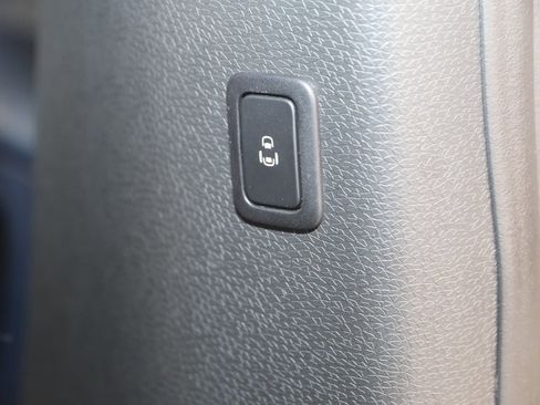 Used 2025 Volkswagen ID. Buzz Pro S image 16