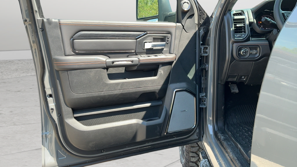 New 2027 RAM 2500 4x4 Crew Cab image 18