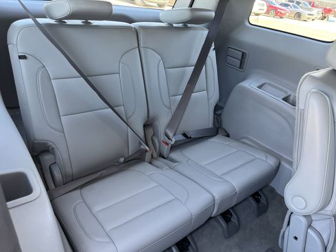 Used 2023 GMC Acadia SLT image 18