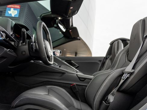 Used 2024 Chevrolet Corvette Stingray Preferred Conv w/ Z51 Performance Package image 21