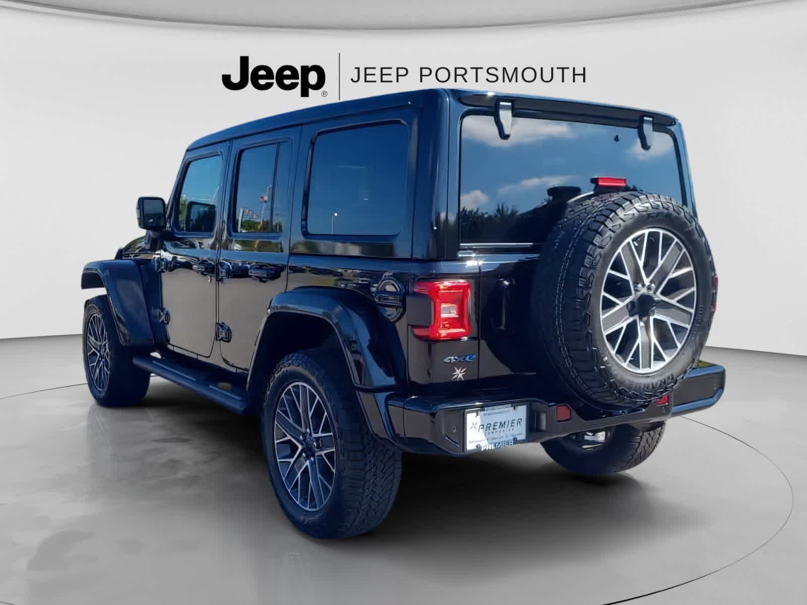Used 2024 Jeep Wrangler High Altitude AWD/4WD image 8
